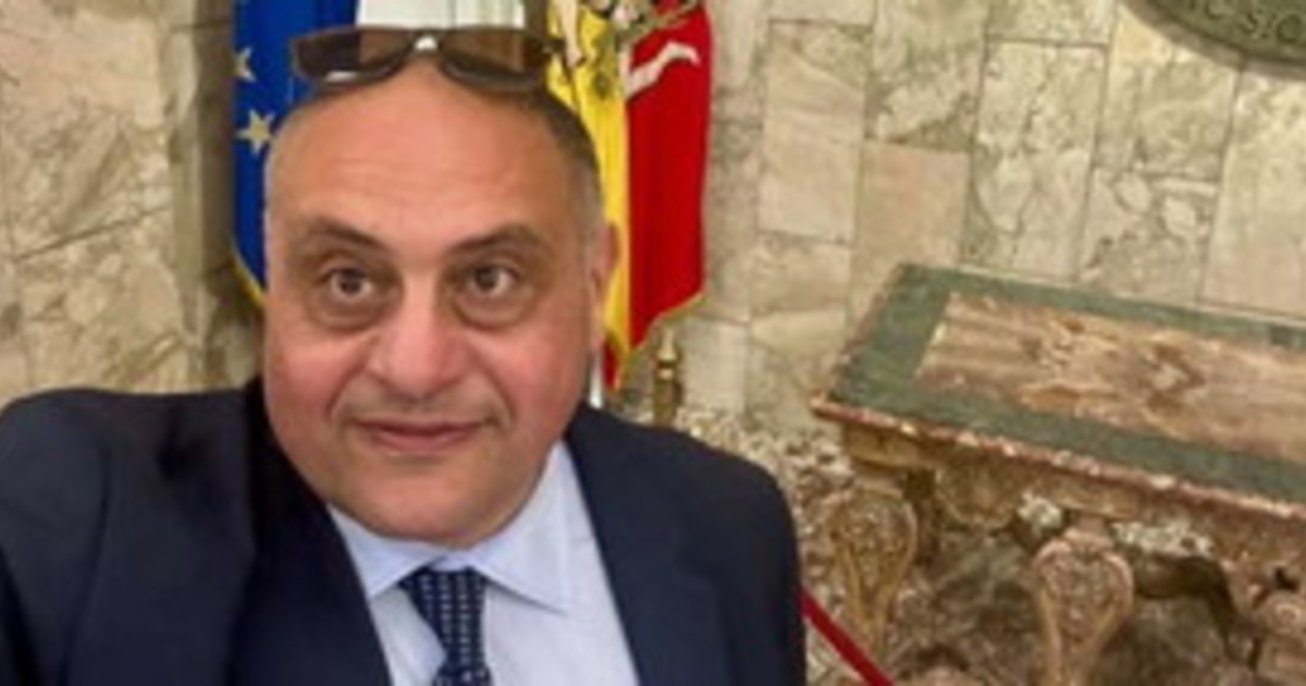 Valverde, sindaco pestato, esplode il caso: "Ho un occhio nero"