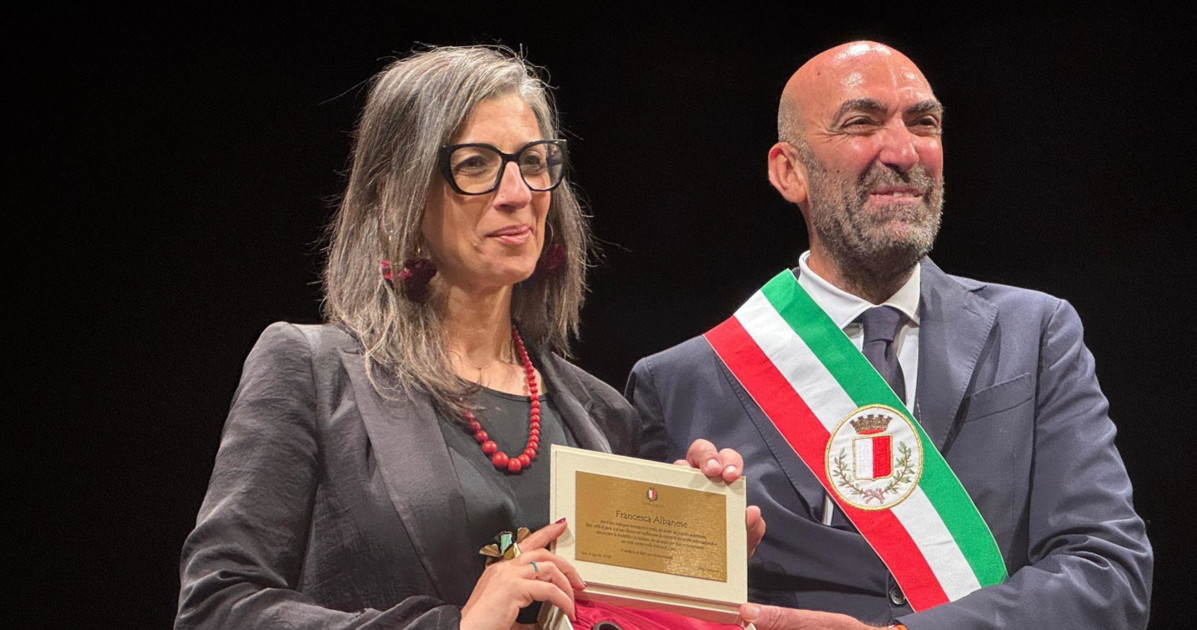 Leccese, il sindaco dem di Bari che tifa Palestina e odia il taser Leccese, il sindaco dem di Bari che tifa Palestina e odia il taser