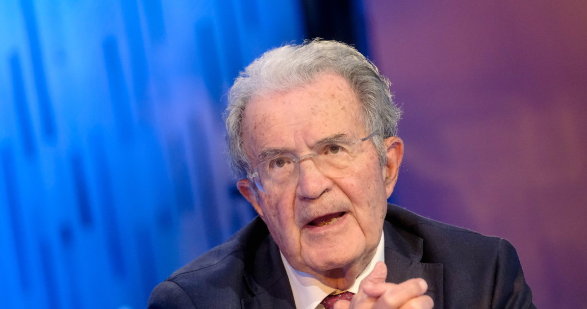 Romano Prodi sotterra la Schlen: "Esistere, basterebbe questo" Romano Prodi sotterra la Schlen: "Esistere, basterebbe questo"
