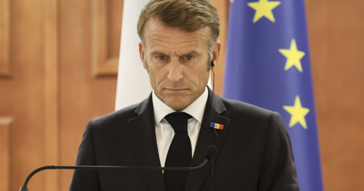 Parigi annaspa fra debito pubblico e stallo politico Parigi annaspa fra debito pubblico e stallo politico