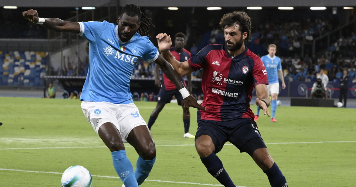 Napoli Cagliari finisce 1 a 0. E la Roma conquista la seconda vittoria del campionato Napoli Cagliari finisce 1 a 0. E la Roma conquista la seconda vittoria del campionato