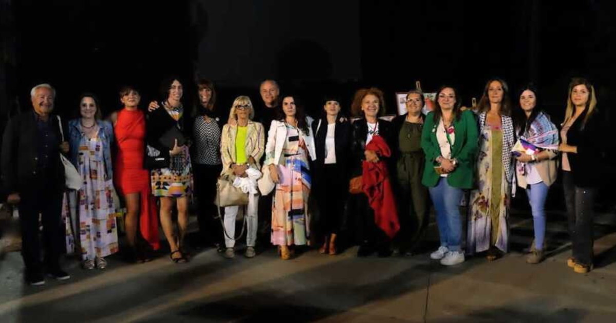 Le “Sorelle spaiate” (e premiate) di Esposito Le “Sorelle spaiate” (e premiate) di Esposito