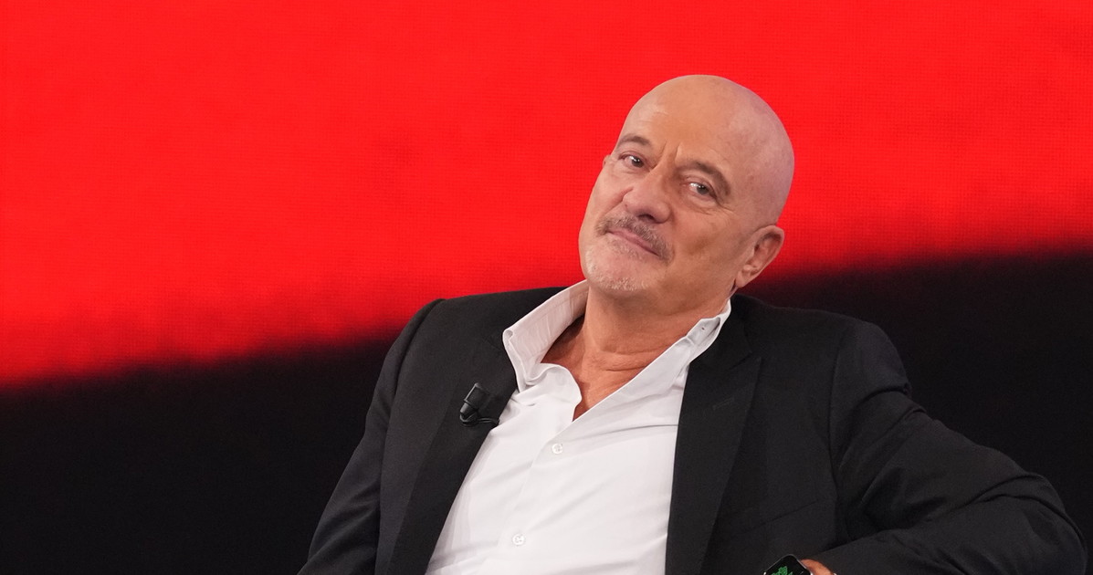 Leoncavallo, adunata rossa: non solo Claudio Bisio, chi scende in piazza Leoncavallo, adunata rossa: non solo Claudio Bisio, chi scende in piazza