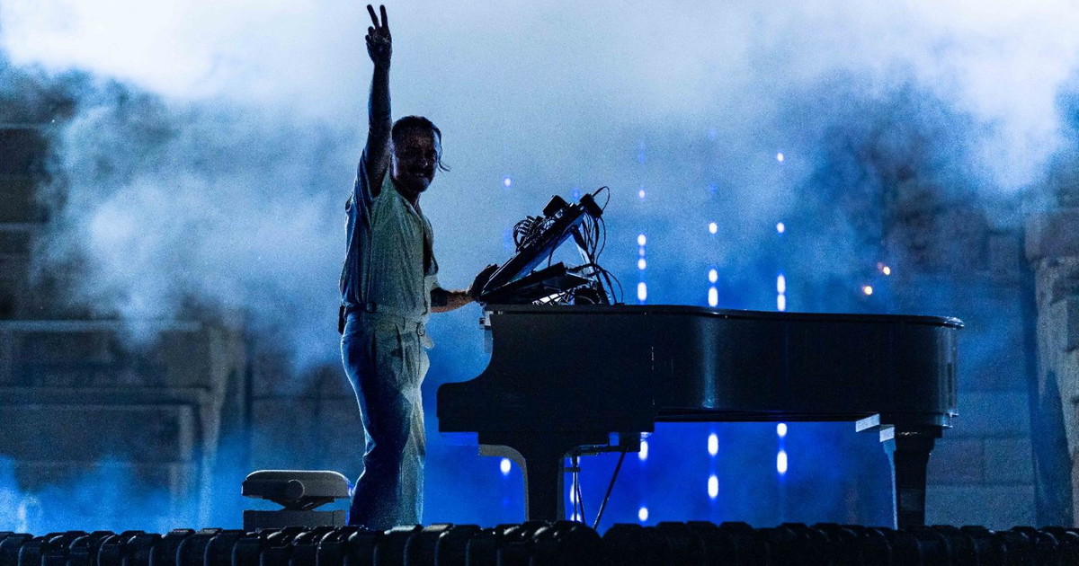 claypaky illumina l8217arena di verona insieme a francesco de cave per rtl 1025 e radio zeta