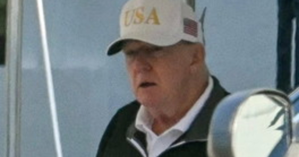 Donald Trump, la foto del volto scatena il delirio: "A breve l Donald Trump, la foto del volto scatena il delirio: "A breve l