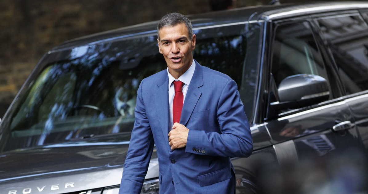 pedro sanchez figuraccia planetaria perch233 il suo aereo torna subito a madrid
