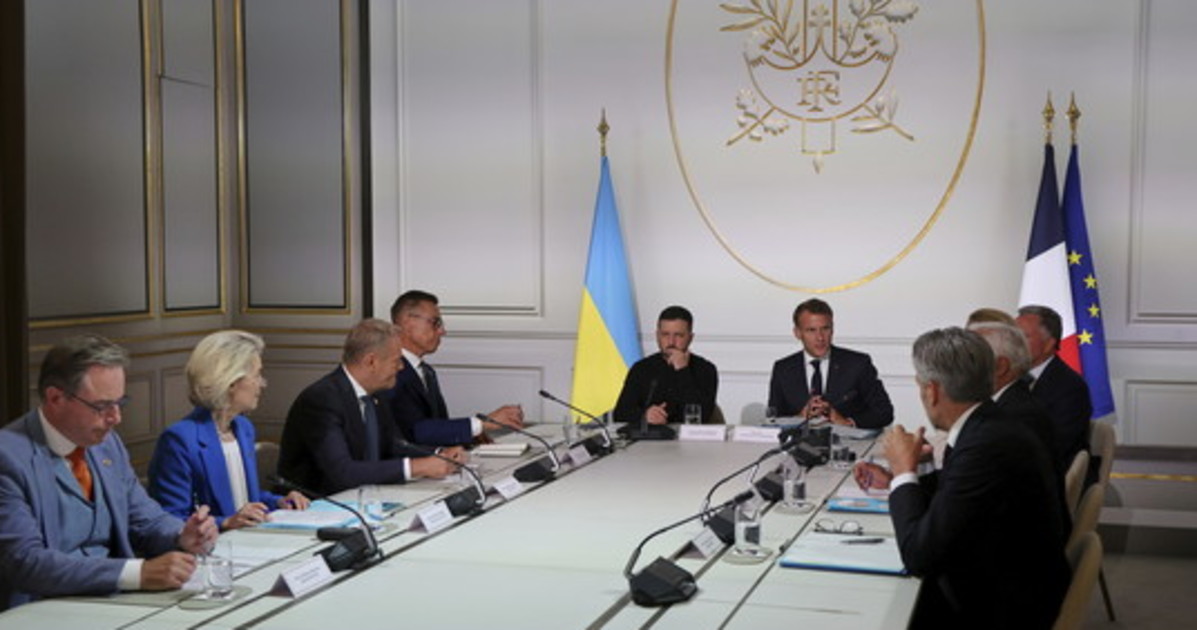 Ucraina, Macron a fine corsa: chi prepara le truppe Ucraina, Macron a fine corsa: chi prepara le truppe