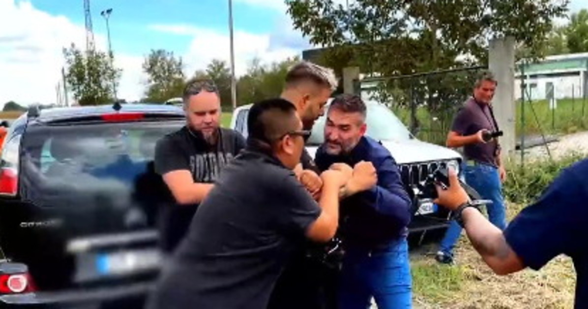 fuori dal coro l inviata di giordano linciata dal capo dei nomadi un minuto di terrore