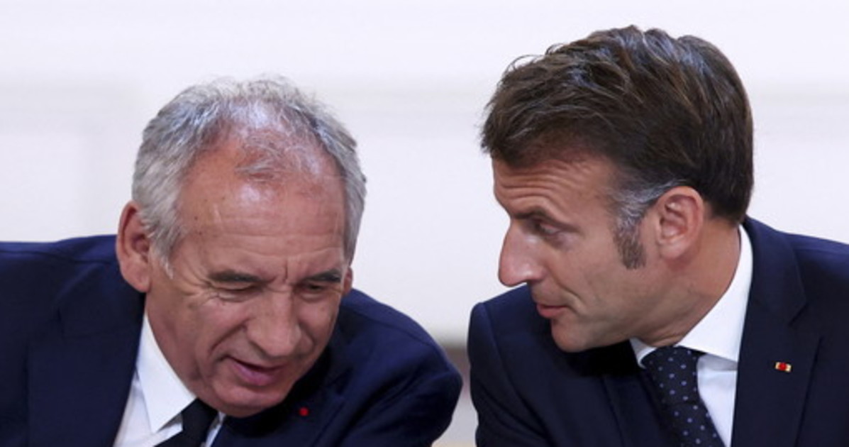 Macron e Bayrou, "il problema è lui": la minaccia di Bloquons tout Macron e Bayrou, "il problema è lui": la minaccia di Bloquons tout