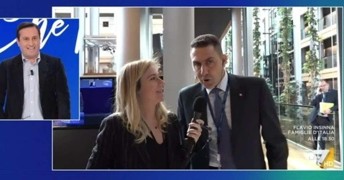 Il generale Vannacci zittisce Parenzo: "Non una goccia di sangue italiano" Il generale Vannacci zittisce Parenzo: "Non una goccia di sangue italiano"