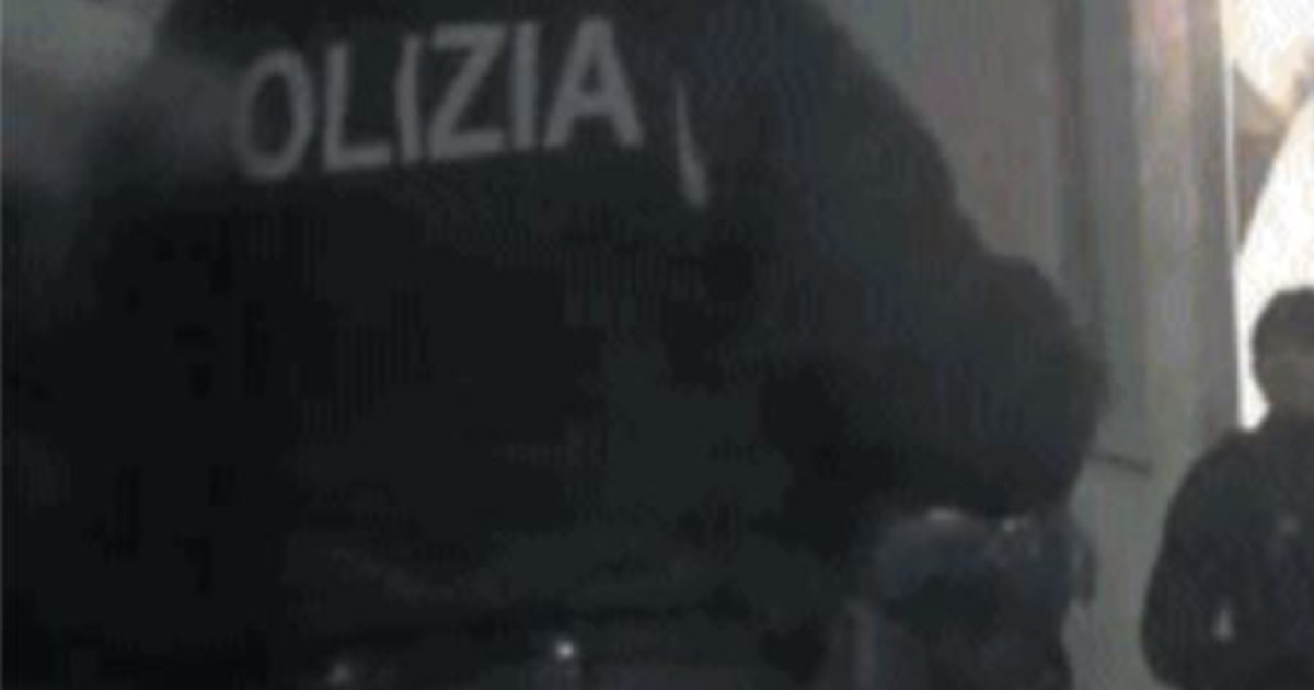 irregolare accoltellato alla schiena e al torace da algerini