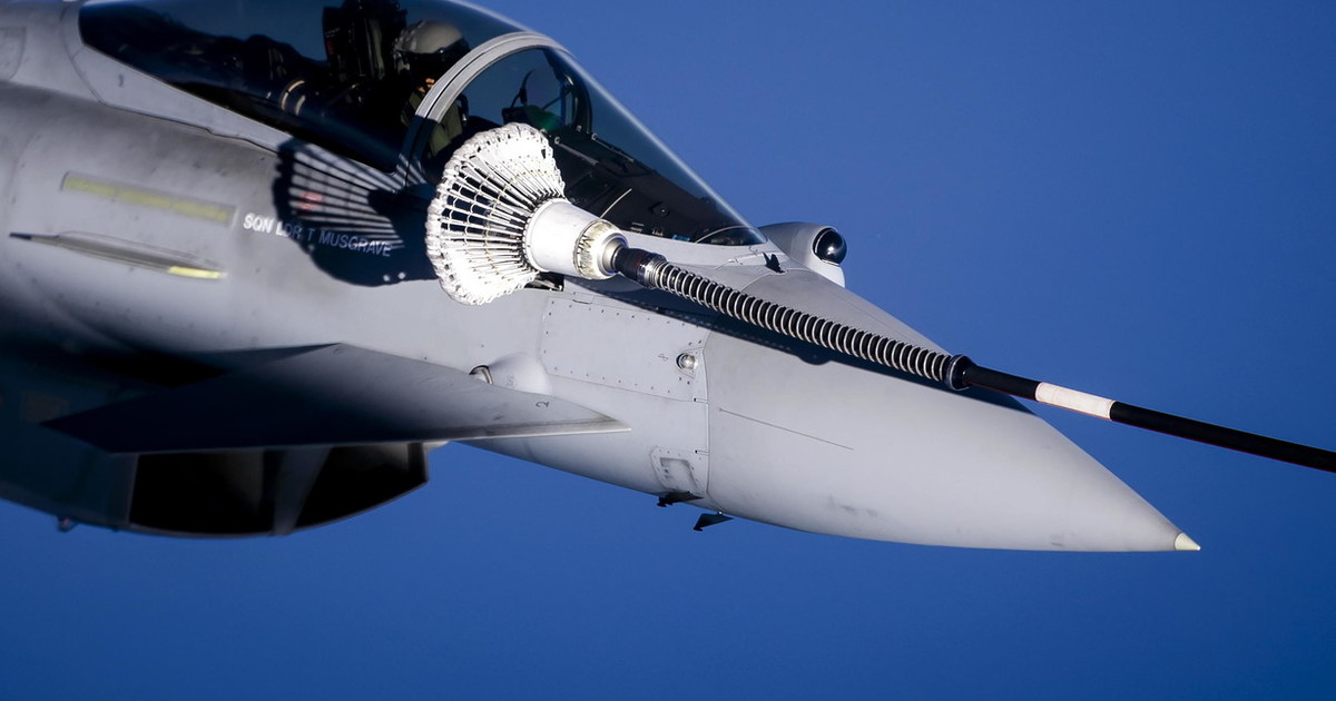 Polonia, 7 ore da incubo: jet italiano, cosa è successo davvero Polonia, 7 ore da incubo: jet italiano, cosa è successo davvero