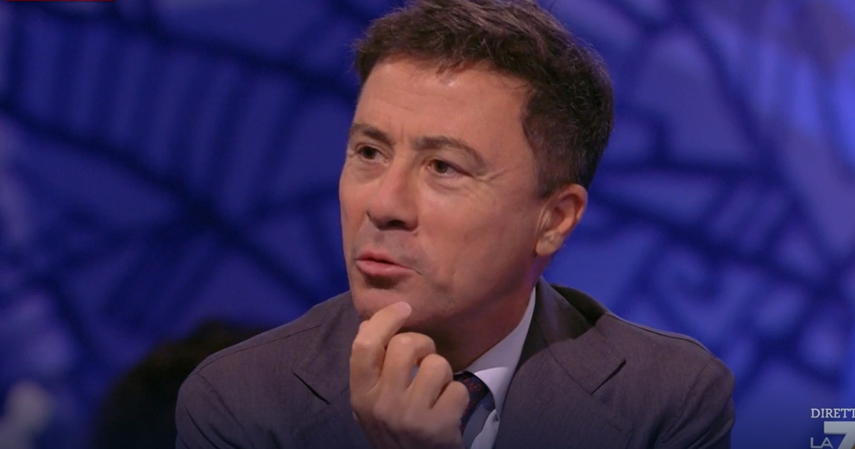 PiazzaPulita, Bocchino stana Formigli: "Quando mi dà del lei"