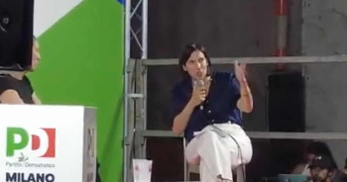 Elly Schlein fischiata alla festa del Fatto Quotidiano: "Lo rispetto" Elly Schlein fischiata alla festa del Fatto Quotidiano: "Lo rispetto"