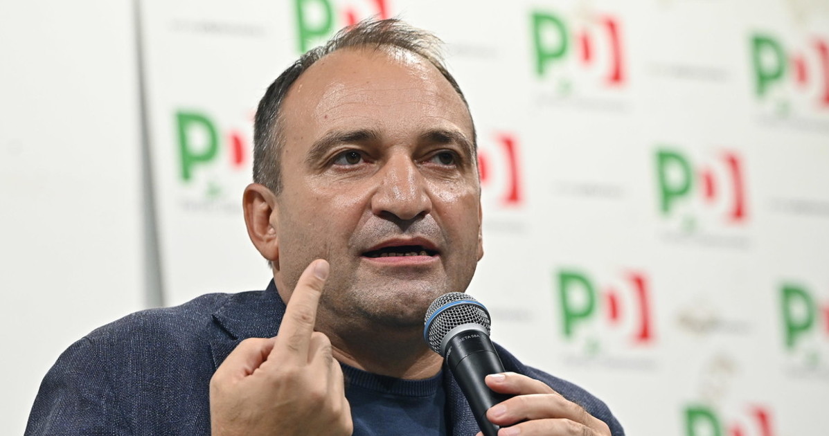 Torino, il Pd vuole regalare pipe per il crack? Montaruli: "Una follia" Torino, il Pd vuole regalare pipe per il crack? Montaruli: "Una follia"