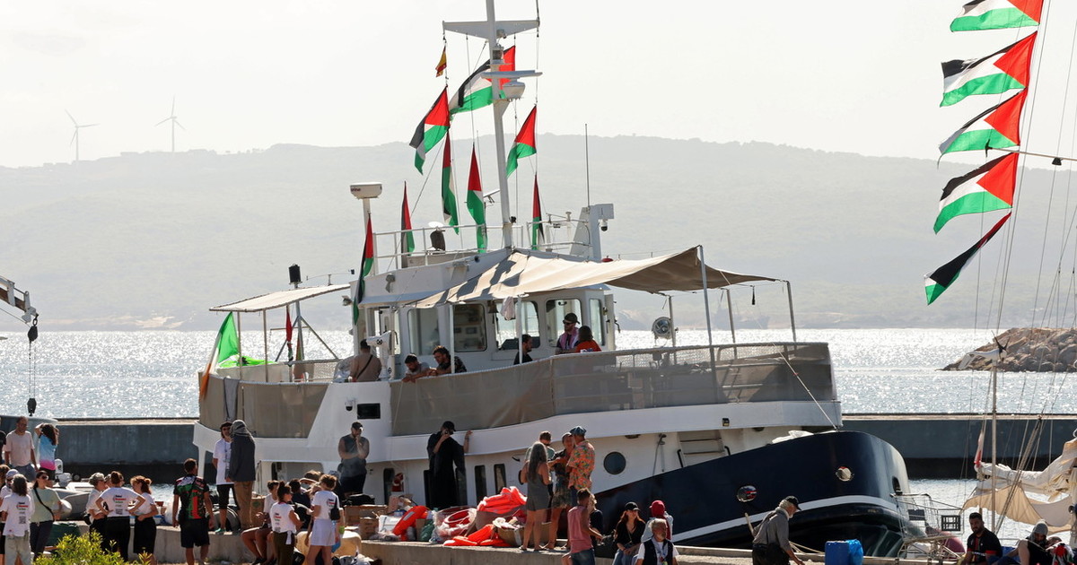 Compagni in crociera: parte la Flotilla dalla Sicilia con 4 parlamentari a bordo Compagni in crociera: parte la Flotilla dalla Sicilia con 4 parlamentari a bordo
