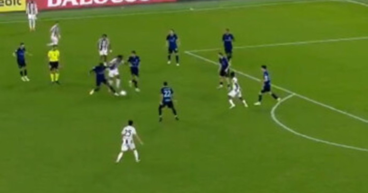 Juve Inter, polemica: un contatto sospetto porta al 4 3 Juve Inter, polemica: un contatto sospetto porta al 4 3