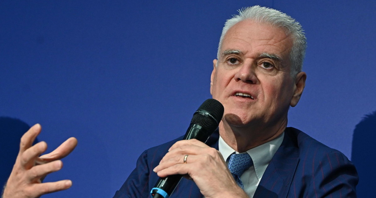 Pd, fischiano il ministro Zangrillo? Lui zittisce tutti: "Vergognatevi"