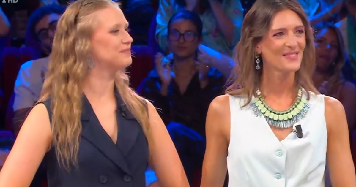 Affari Tuoi, "le parrucchiere erano in sciopero?": attacco-choc a Ilaria
