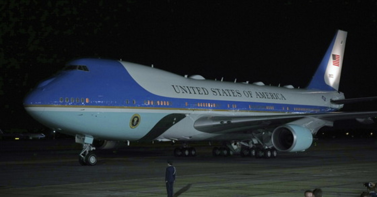 Donald Trump a un passo dalla tragedia: Air Force One sfiora aereo di linea, choc a Long Island