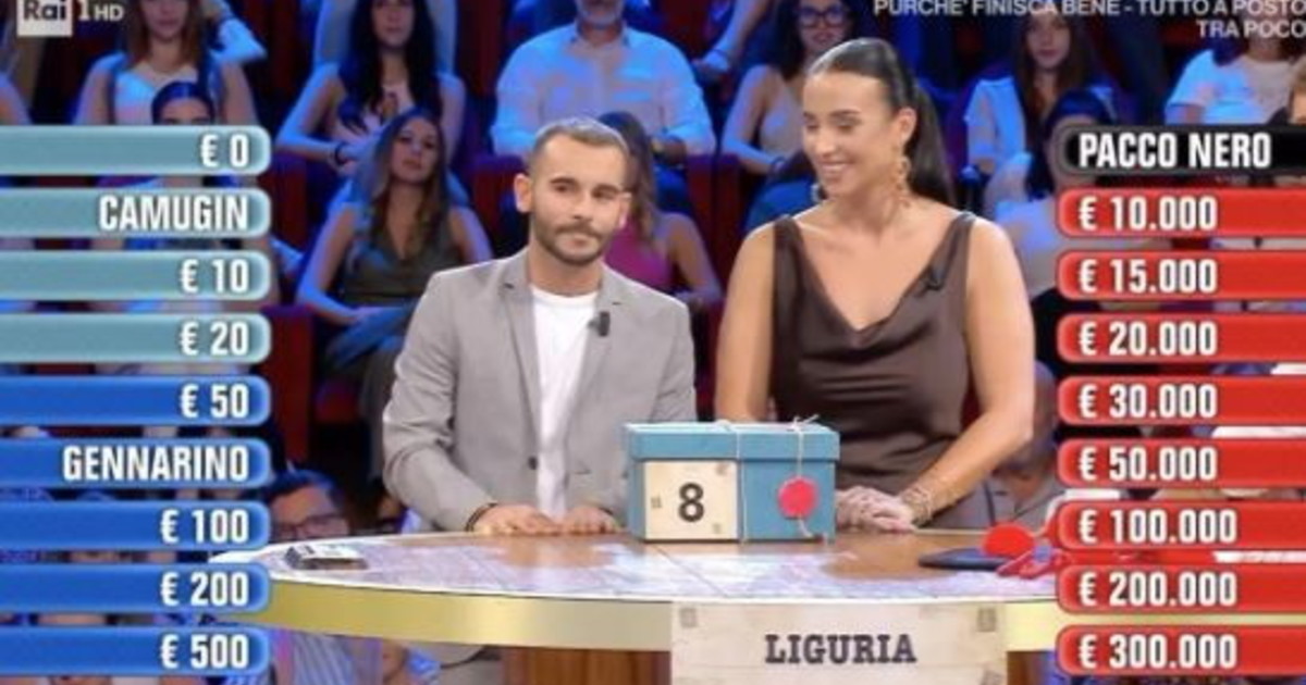 Affari Tuoi, Beatrice e il microfono aperto: figuraccia sui titoli di coda