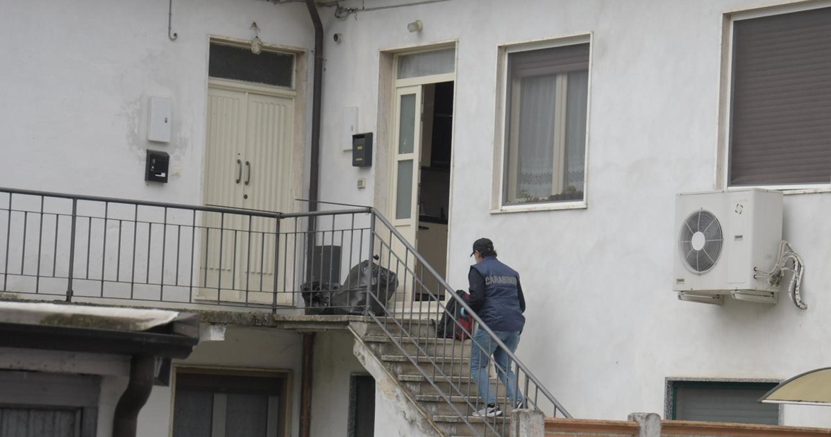 garlasco blitz dei carabinieri nella casa dei familiari di sempio indagato l ex procuratore di pavia