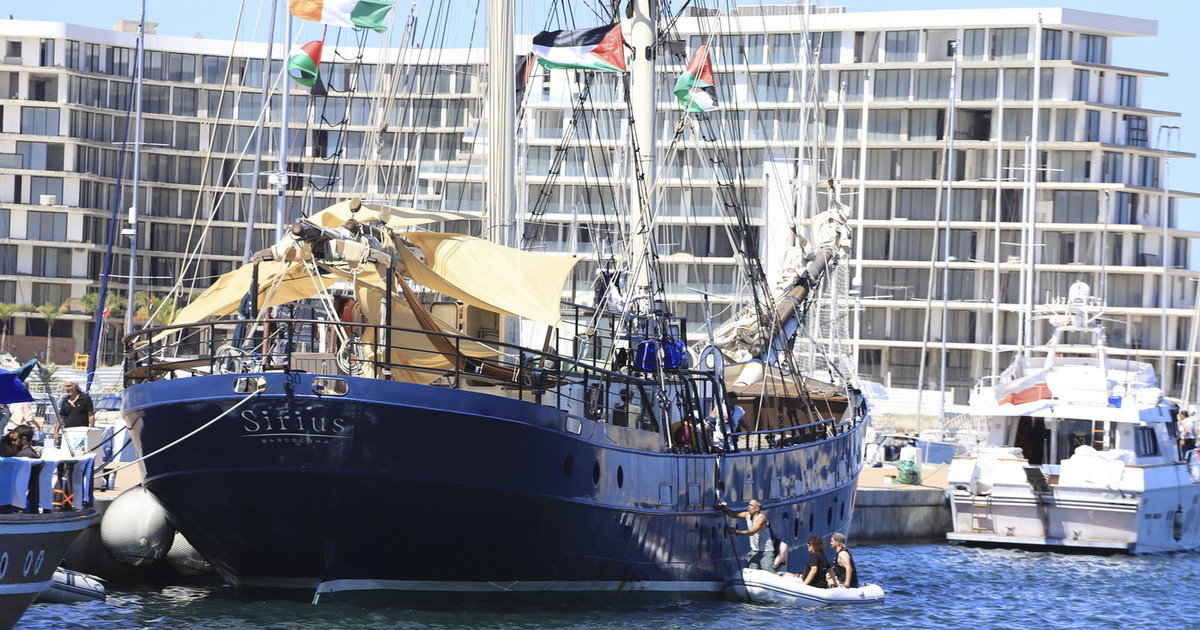 flotilla si affondano da soli