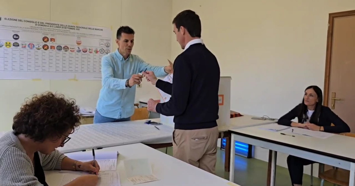 regionali marche la diretta acquaroli ricci sfida all ultimo voto