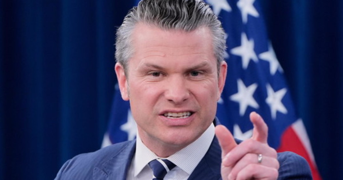 Hegseth, il capo del Pentagono ai generali: "Prepararsi alla guerra e vincerla"