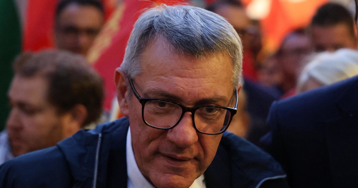 ora landinescu metter224 in scena la sua rivoluzione