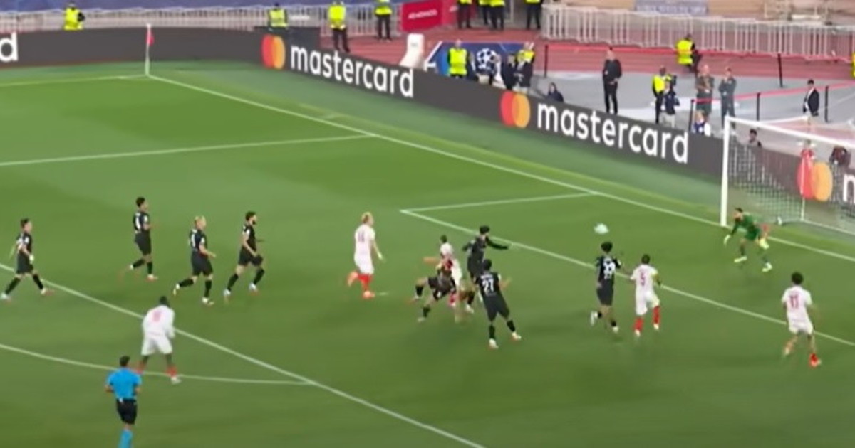 Gigio Donnarumma, rigore e rissa: come fa sbroccare i tifosi