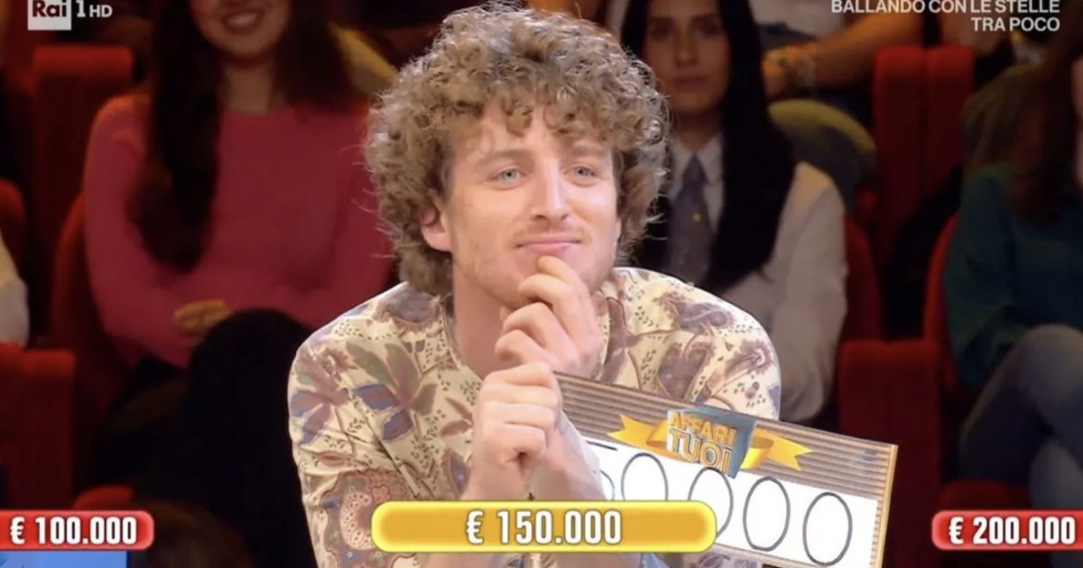 Affari Tuoi, Luca Bernardotto travolto: "Le tasse ci paghi"