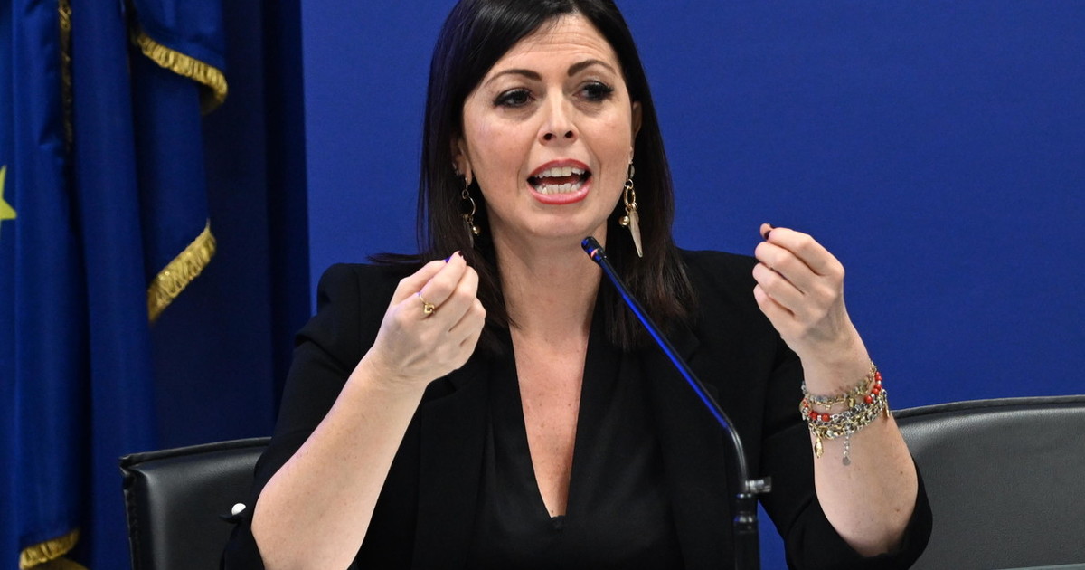 M5S e Pd contro Libero. Ma il Centrodestra attacca: "Floridia incompatibile"