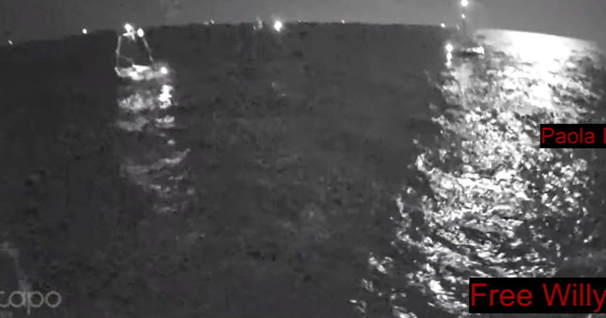 flotilla sbaglia rotta gaza no arriva a gela