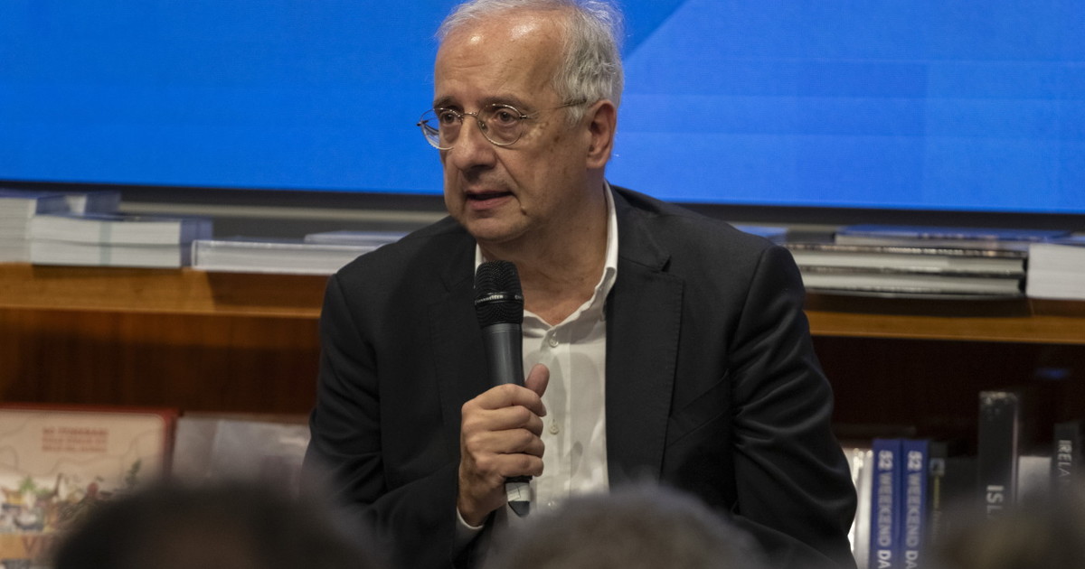 il marziano walter veltroni e le scelte di elly schlein