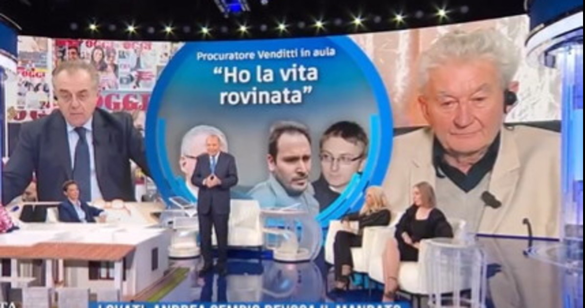 Porta a porta, Bruno Vespa zittisce Lovati: "Vede qualcuno ballare?" Porta a porta, Bruno Vespa zittisce Lovati: "Vede qualcuno ballare?"