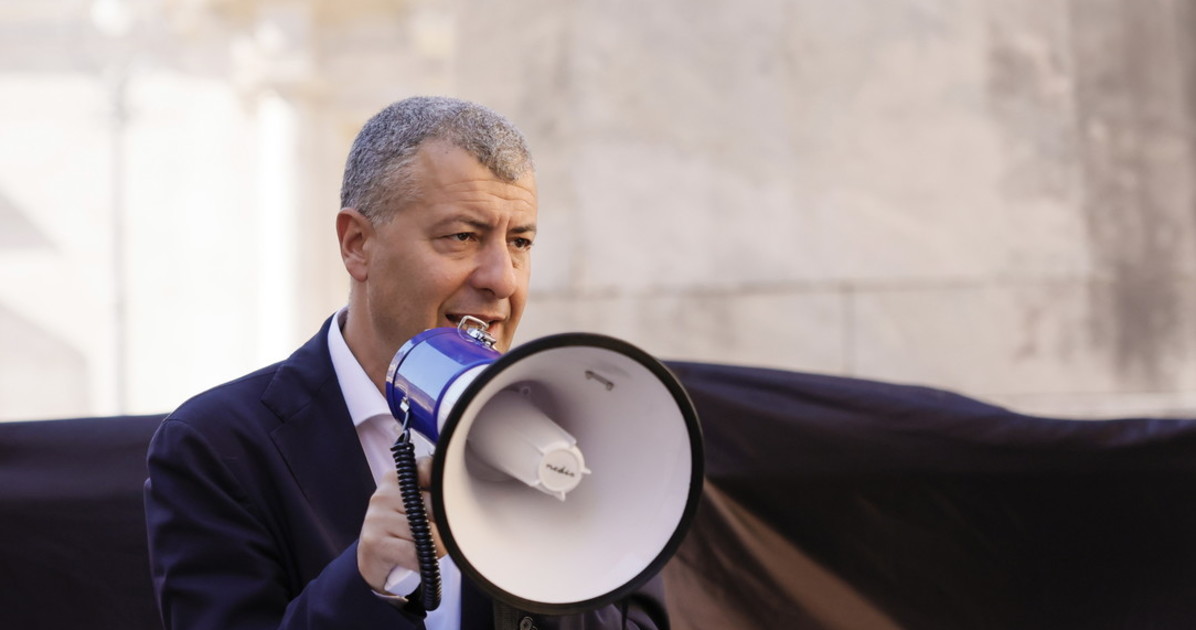 Arturo Scotto rincara la dose dopo Schlein: "Meloni non si permetta" Arturo Scotto rincara la dose dopo Schlein: "Meloni non si permetta"