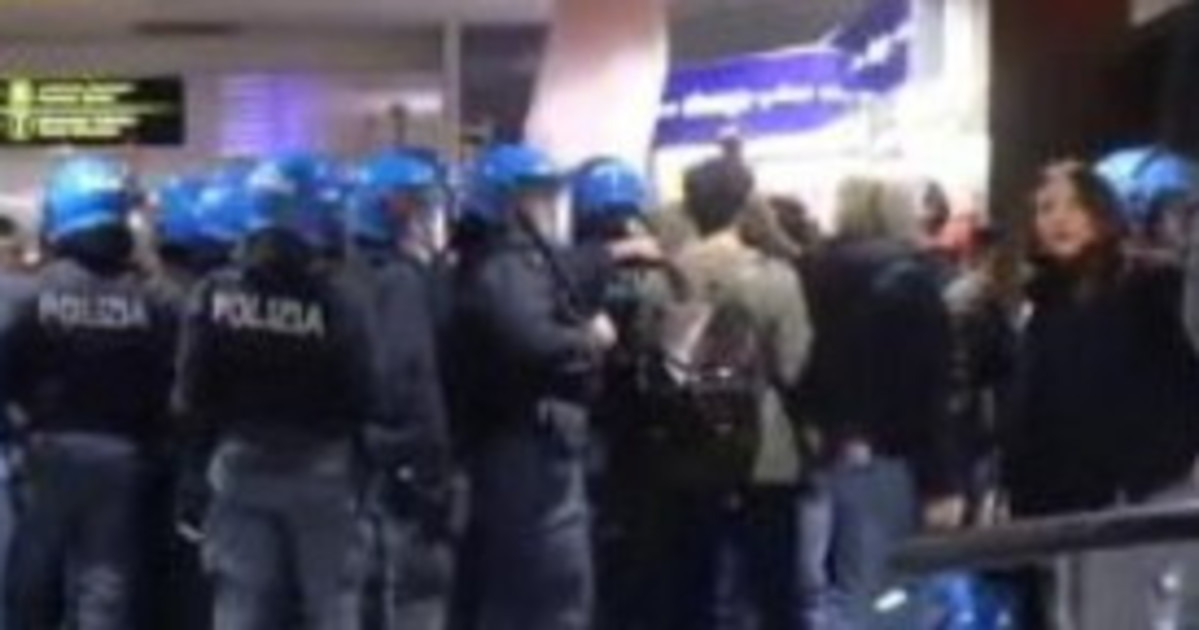 Firenze, il corteo per la Gkn occupa l Firenze, il corteo per la Gkn occupa l