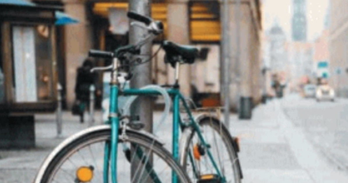 Bicicletta legata al palo, il rischio di una multa astronomica Bicicletta legata al palo, il rischio di una multa astronomica