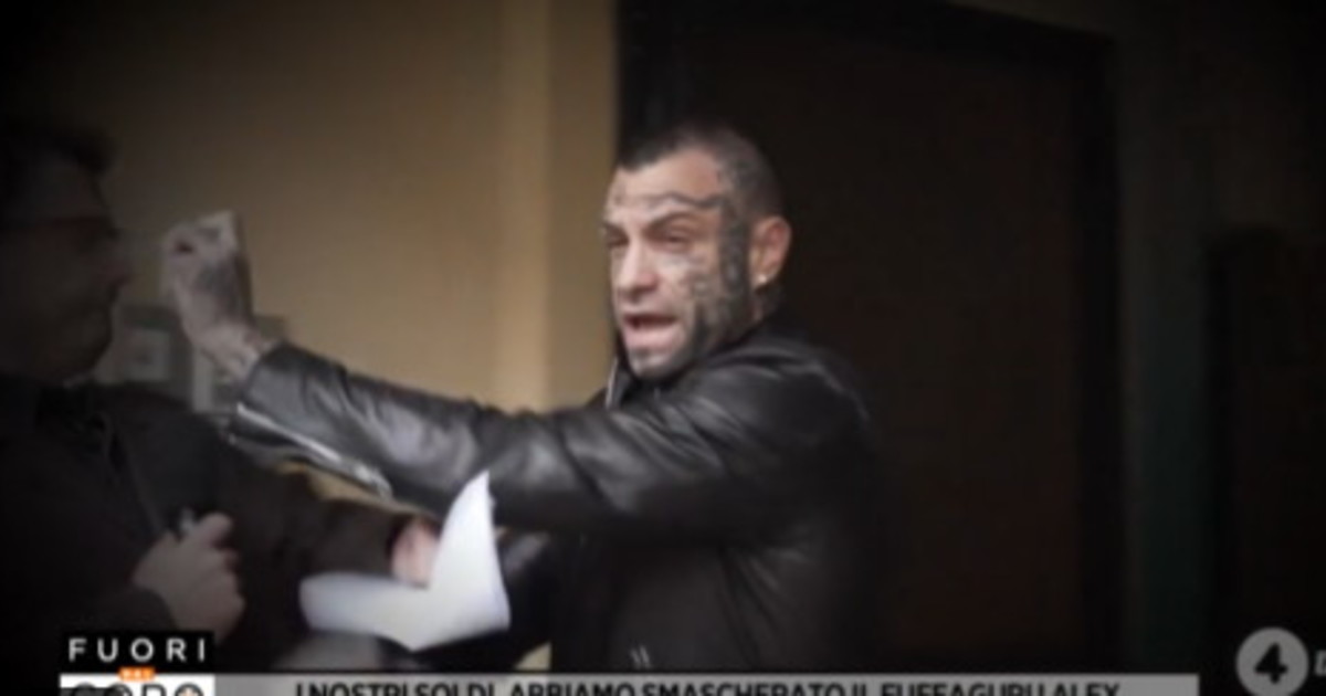 Fuori dal Coro, Alex Soldati spruzza spray urticante contro l