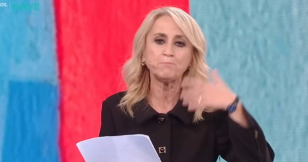 Luciana Littizzetto, livore contro Giorgia Meloni: "A destra, quasi in Libia" Luciana Littizzetto, livore contro Giorgia Meloni: "A destra, quasi in Libia"