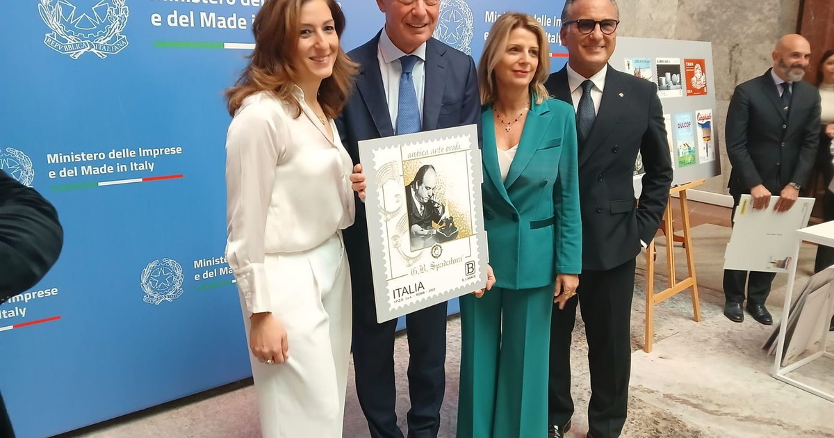 Svelato dal Ministero delle Imprese e del Made in Italy il francobollo che celebra l’arte orafa di G.B. Spadafora Svelato dal Ministero delle Imprese e del Made in Italy il francobollo che celebra l’arte orafa di G.B. Spadafora
