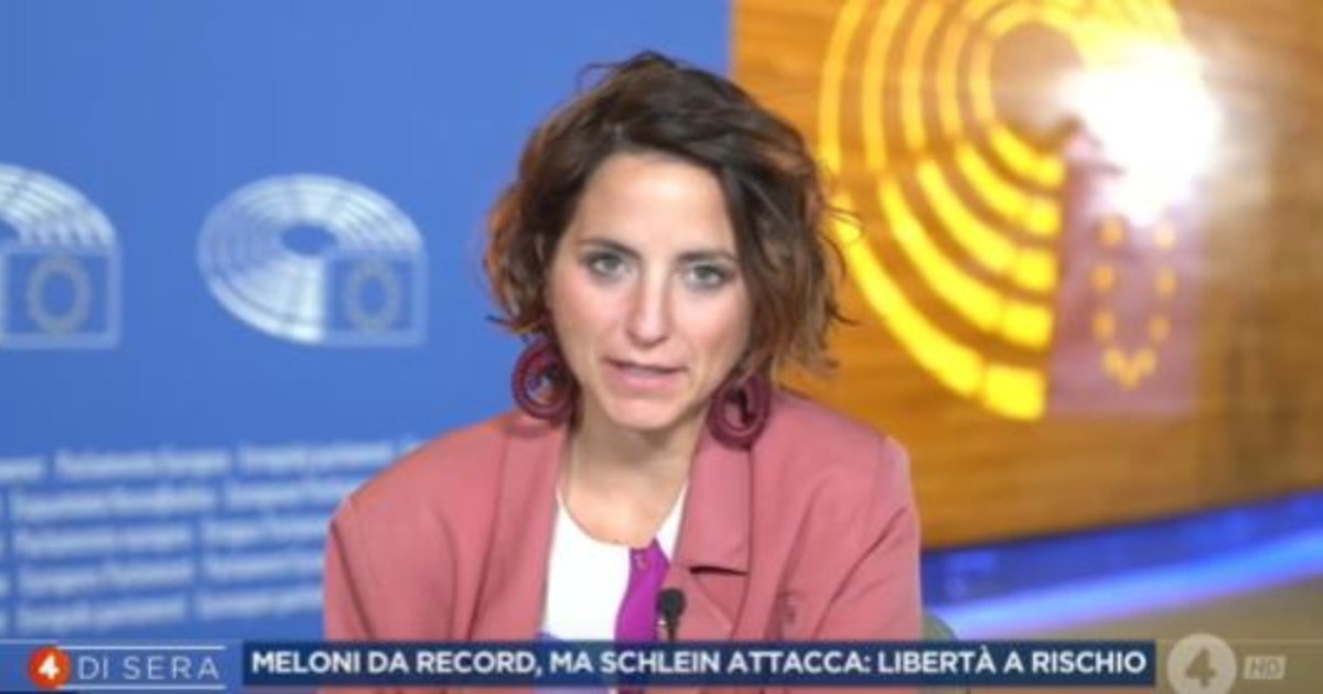 4 di Sera, Scuderi delira: "Ecco cosa abbiamo visto con Meloni" 4 di Sera, Scuderi delira: "Ecco cosa abbiamo visto con Meloni"