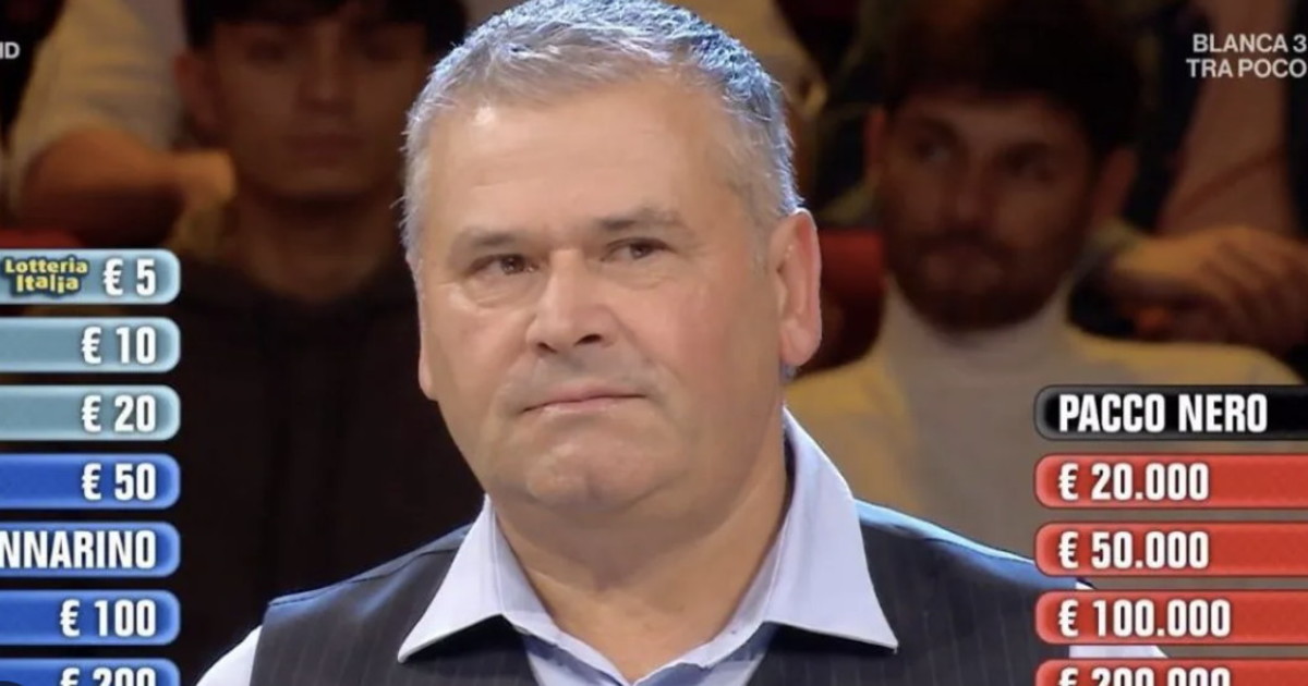 Affari Tuoi, Mauro travolto dopo la puntata: "Infamata" Affari Tuoi, Mauro travolto dopo la puntata: "Infamata"