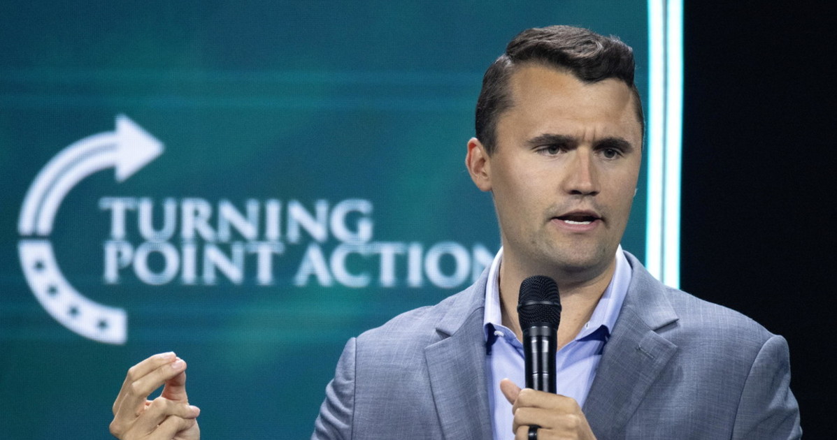 Dopo la morte di Charlie Kirk la Bibbia vola Dopo la morte di Charlie Kirk la Bibbia vola
