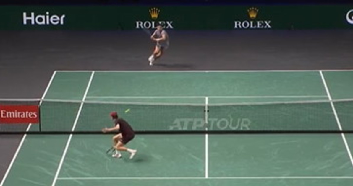 Sinner spazza via Shelton, il punto che fa alzare in piedi Parigi Sinner spazza via Shelton, il punto che fa alzare in piedi Parigi