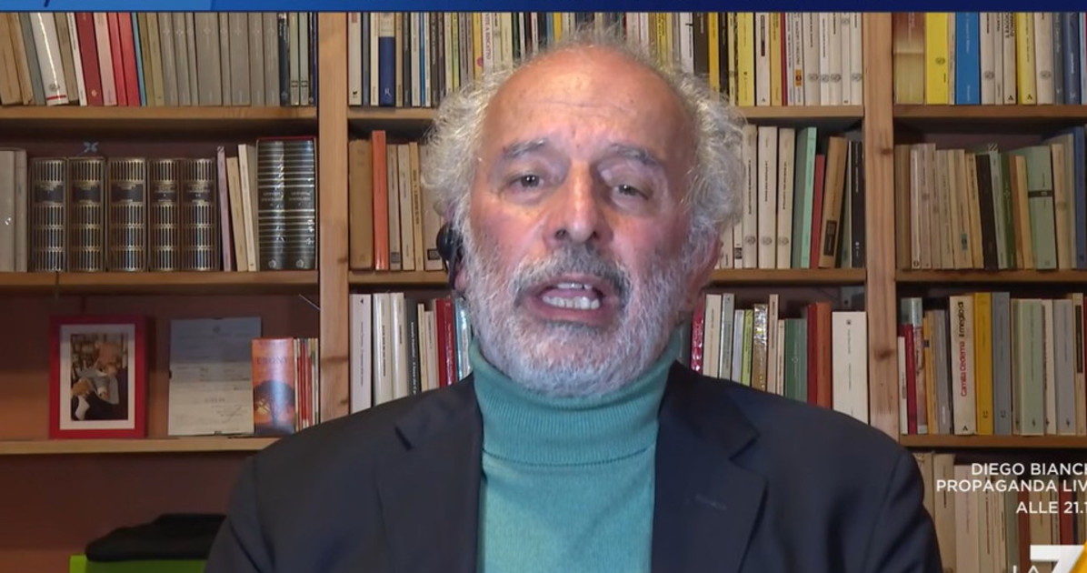 Otto e mezzo, Gad Lerner: "I cori sul Duce a Parma? Chissà in quante altre sedi di FdI" Otto e mezzo, Gad Lerner: "I cori sul Duce a Parma? Chissà in quante altre sedi di FdI"
