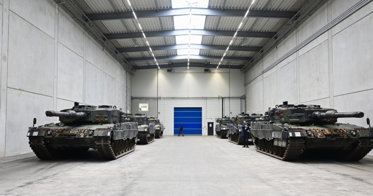 Carri armati, aerei, navi da guerra: Berlino si riarma