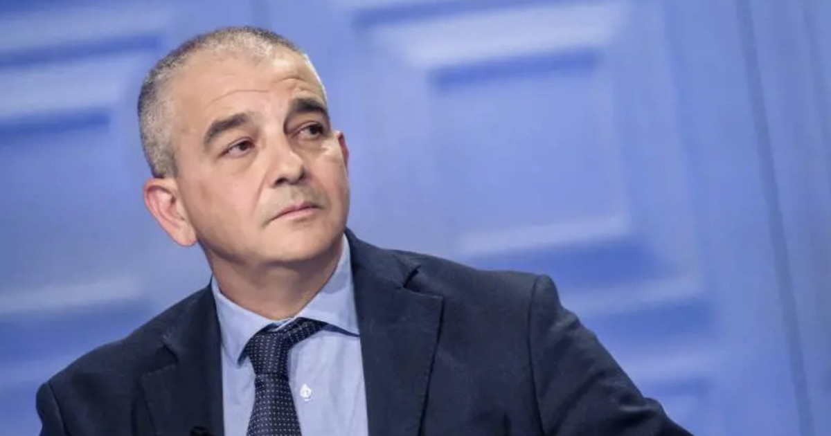 Fango a 5 stelle sul governo Fango a 5 stelle sul governo