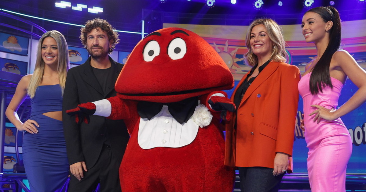 Striscia la Notizia compie 37 anni: il 7 novembre 1988 debuttava su Canale 5 Striscia la Notizia compie 37 anni: il 7 novembre 1988 debuttava su Canale 5